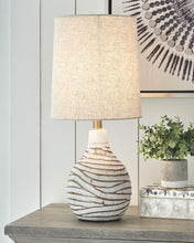 Load image into Gallery viewer, Aleela - Metal Table Lamp (1/cn)