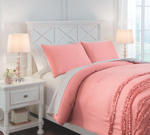 Load image into Gallery viewer, Avaleigh - Comforter Set