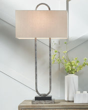 Load image into Gallery viewer, Bennish - Metal Table Lamp (1/cn)