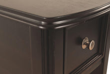 Load image into Gallery viewer, Breegin - Chair Side End Table
