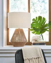 Load image into Gallery viewer, Clayman - Paper Table Lamp (1/cn)