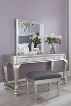 Load image into Gallery viewer, Coralayne - Upholstered Stool (1/cn)