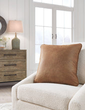 Load image into Gallery viewer, Cortnie - Pillow (4/cs)