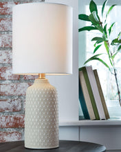 Load image into Gallery viewer, Donnford - Ceramic Table Lamp (1/cn)