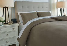 Load image into Gallery viewer, Eilena - Comforter Set