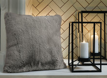 Load image into Gallery viewer, Gariland - Pillow (4/cs)