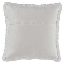 Load image into Gallery viewer, Gariland - Pillow (4/cs)