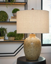 Load image into Gallery viewer, Jairgan Tan/Black Table Lamp (Set of 2)