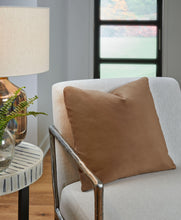 Load image into Gallery viewer, Gariland - Pillow (4/cs)
