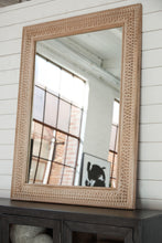 Load image into Gallery viewer, Belenburg - Accent Mirror