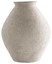 Load image into Gallery viewer, Hannela - Vase
