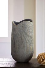 Load image into Gallery viewer, Iverly - Vase