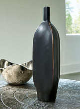 Load image into Gallery viewer, Rhaveney - Vase (3/cs)