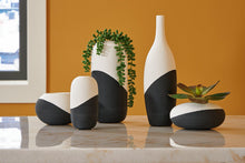 Load image into Gallery viewer, Natilain Black/White Accessory Set (Set of 5)