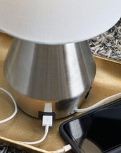 Load image into Gallery viewer, Lanry - Metal Table Lamp (1/cn)