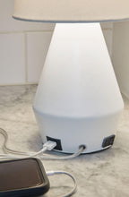 Load image into Gallery viewer, Lanry - Metal Table Lamp (1/cn)