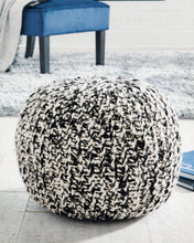 Load image into Gallery viewer, Latricia - Pouf
