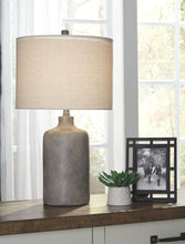 Load image into Gallery viewer, Linus - Ceramic Table Lamp (1/cn)