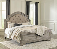 Load image into Gallery viewer, Lodenbay Panel Bed