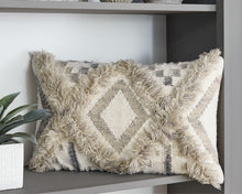 Load image into Gallery viewer, Liviah - Pillow (4/cs)