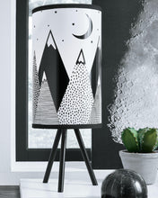 Load image into Gallery viewer, Manu - Metal Table Lamp (1/cn)