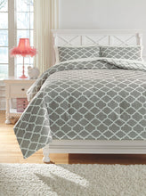 Load image into Gallery viewer, Media - Comforter Set