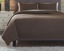 Load image into Gallery viewer, Ryter - Coverlet Set