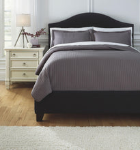 Load image into Gallery viewer, Raleda - Coverlet Set