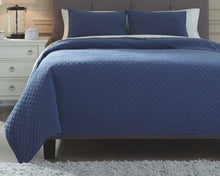 Load image into Gallery viewer, Ryter - Coverlet Set