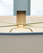 Load image into Gallery viewer, Teelsen - Crystal Table Lamp (1/cn)