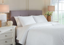 Load image into Gallery viewer, Ryter - Coverlet Set