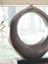 Load image into Gallery viewer, Saria - Metal Table Lamp (1/cn)