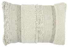 Load image into Gallery viewer, Standon - Pillow