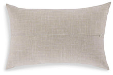 Load image into Gallery viewer, Whisperich Tan/Black Pillow (Set of 4)