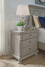 Load image into Gallery viewer, Lettner 7-Piece Bedroom Package