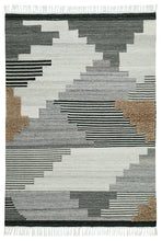 Load image into Gallery viewer, Roxsburg Multi 5' x 7' Rug image