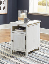 Load image into Gallery viewer, Treytown Chairside End Table image