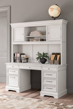 Load image into Gallery viewer, Kanwyn Credenza image