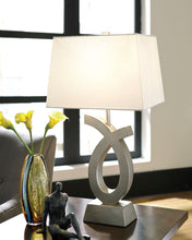 Load image into Gallery viewer, Amayeta - Poly Table Lamp (2/cn)
