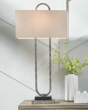 Load image into Gallery viewer, Bennish - Metal Table Lamp (1/cn)
