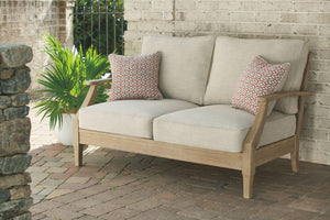 Clare View - Loveseat W/cushion