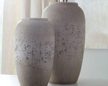 Load image into Gallery viewer, Dimitra - Vase Set (2/cn)
