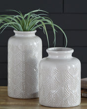 Load image into Gallery viewer, Edwinna - Vase Set (2/cn)
