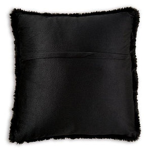 Gariland Pillow