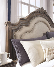 Load image into Gallery viewer, Charmond - Sleigh Bed
