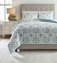Load image into Gallery viewer, Adason Blue/White King Comforter Set
