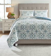 Load image into Gallery viewer, Adason Blue/White Queen Comforter Set
