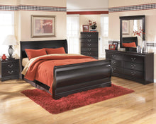 Load image into Gallery viewer, Huey Vineyard Black Queen Sleigh Bed with Dresser, Mirror, Chest and Nightstand
