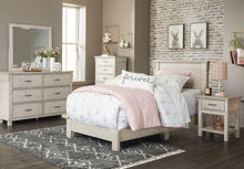 Load image into Gallery viewer, Hollentown - Bedroom Set
