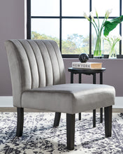 Load image into Gallery viewer, Hughleigh - Accent Chair
